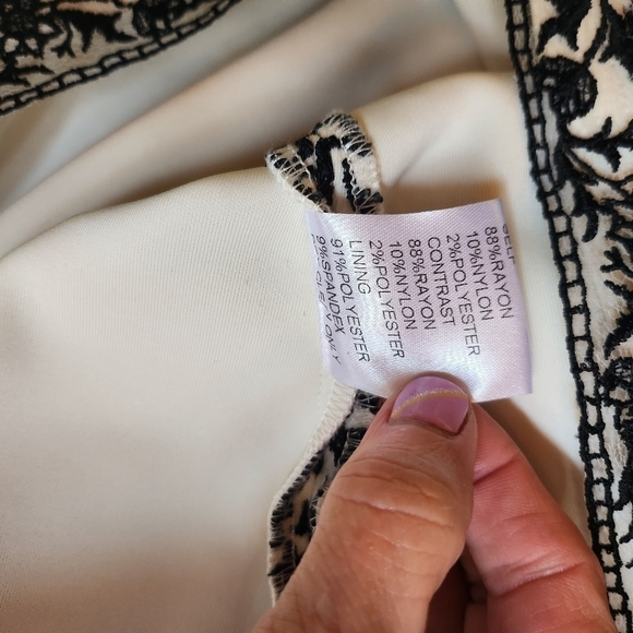 Tadashi Shoji Lacey Rayon Lined Sleeveless Sz. 12 Dress - Picture 6 of 11